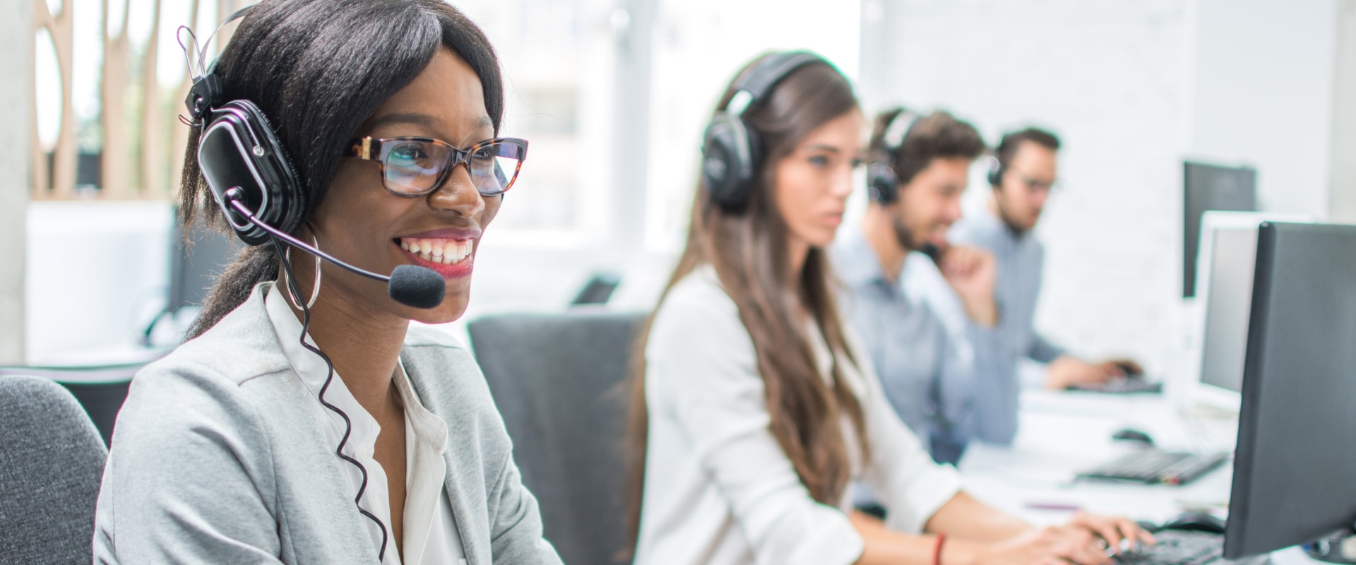 Which customer service job pays the most?