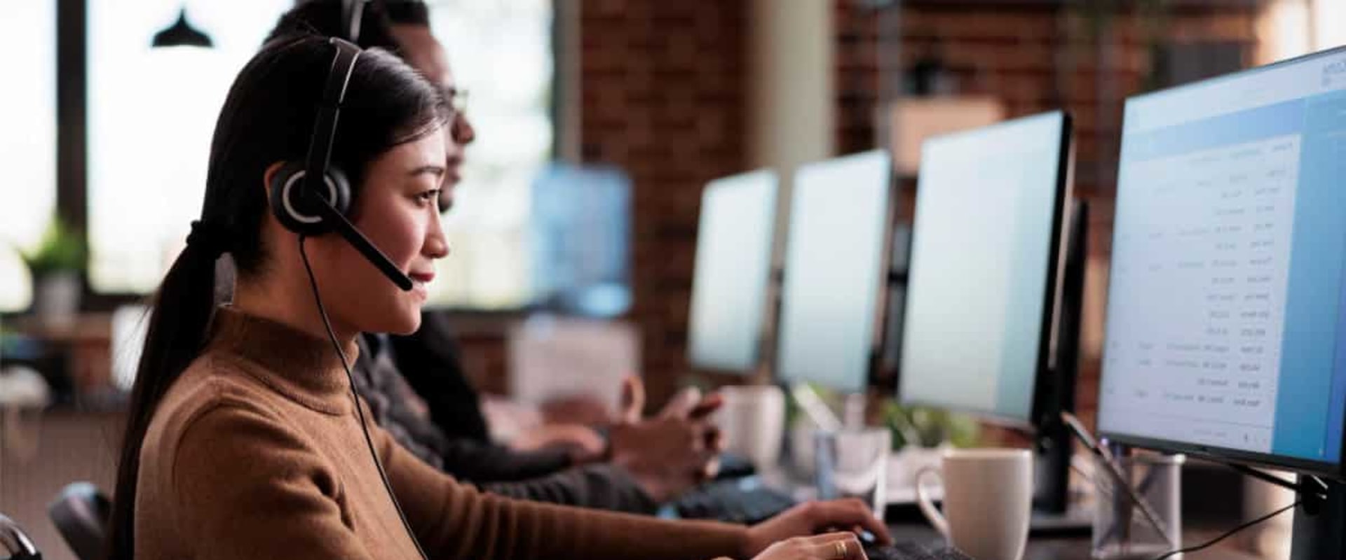 What skills do you need to work in a call center?