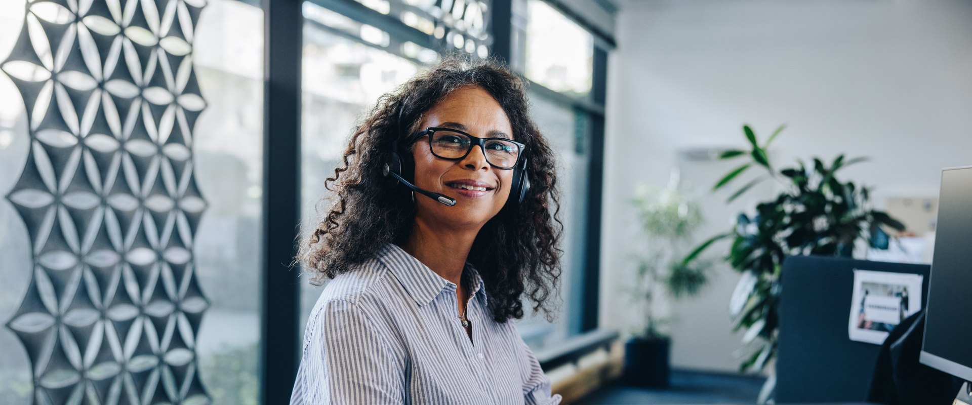 What are the advantages of call centers?
